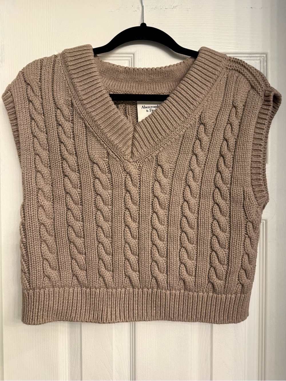 Abercrombie & Fitch Taupe Cable Knit V-Neck Sweater Vest